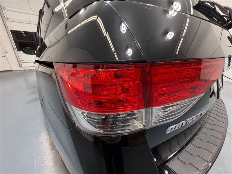 2016 Honda Odyssey EX-L 8-Passenger w/ Camera / DVD / NEW TIRES / Leather w. Heated Seats / LOW MILES - Photo 28 - Gladstone, OR 97027