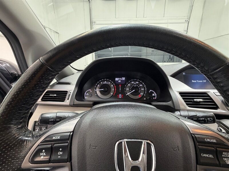 2016 Honda Odyssey EX-L 8-Passenger w/ Camera / DVD / NEW TIRES / Leather w. Heated Seats / LOW MILES - Photo 46 - Gladstone, OR 97027