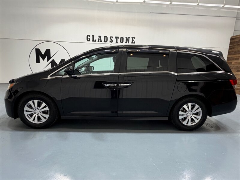 2016 Honda Odyssey EX-L 8-Passenger w/ Camera / DVD / NEW TIRES / Leather w. Heated Seats / LOW MILES - Photo 3 - Gladstone, OR 97027