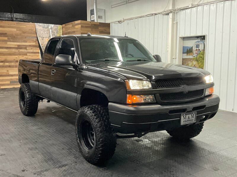 2004 Chevrolet Silverado 1500 LS 4dr 4X4 / 5.3L 8Cyl / LIFTED w/ 35 " MUD TIRES   - Photo 2 - Gladstone, OR 97027