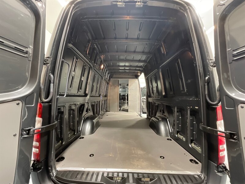 2016 Mercedes-Benz Sprinter 2500 CARGO VAN / 4Cyl DIESEL / HIGHROOF 170 " WB  /1-OWNER / Excel Cond - Photo 11 - Gladstone, OR 97027