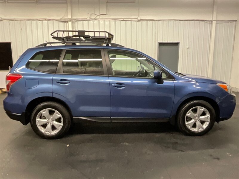 2015 Subaru Forester 2.5i Premium Sport Utility / 1-OWNER /Pano Sunroof  LOCAL OREGON SUV / AWD / Backup Camera / ONLY 70,000 MILES - Photo 4 - Gladstone, OR 97027