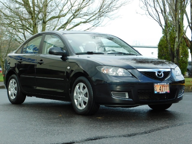 2009 Mazda Mazda3 i Sport / Sedan / 5-SPEED MANUAL / LOW MILES - Photo 2 - Portland, OR 97217