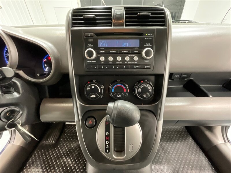 2010 Honda Element EX Sport Utility AWD / NEW TIRES / ZERO RUST / Towing Pkg - Photo 18 - Gladstone, OR 97027