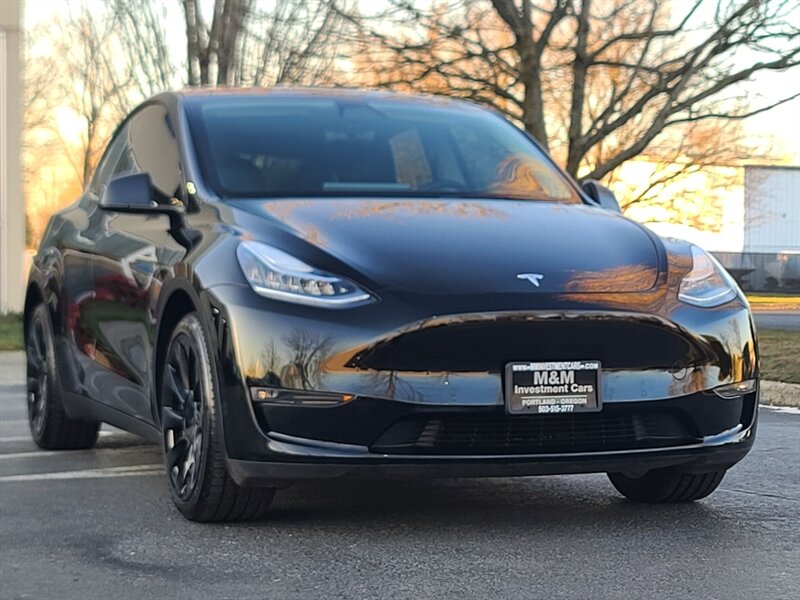 2022 Tesla Model Y Long Range / FULL SELF DRIVING / ALL WHEEL DRIVE  / DUAL MOTORS / PANORAMIC GLASS ROOF / TOP SHAPE ! - Photo 2 - Portland, OR 97217