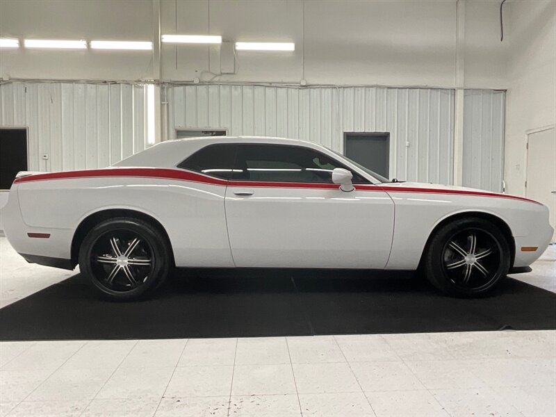 2014 Dodge Challenger Rallye Redline Coupe  / 3.6L V6 / Leather / Navi  / Leather & Heated Seats / Sunroof / SOUND GROUP / SHARP & CLEAN !! - Photo 4 - Gladstone, OR 97027