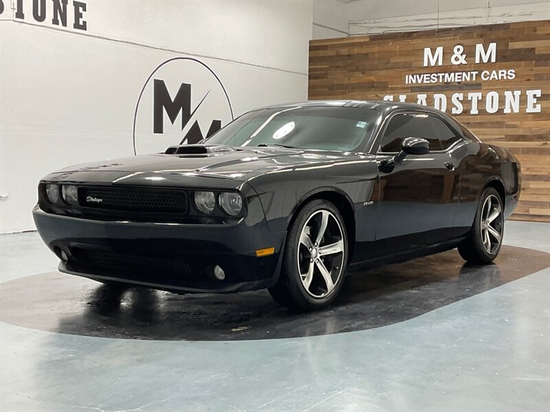 2014 Dodge Challenger R/T Shaker Package Coupe / 5.7L V8 HEMI / 6-SPEED  / ONLY 62,000 MILES - Photo 1 - Gladstone, OR 97027