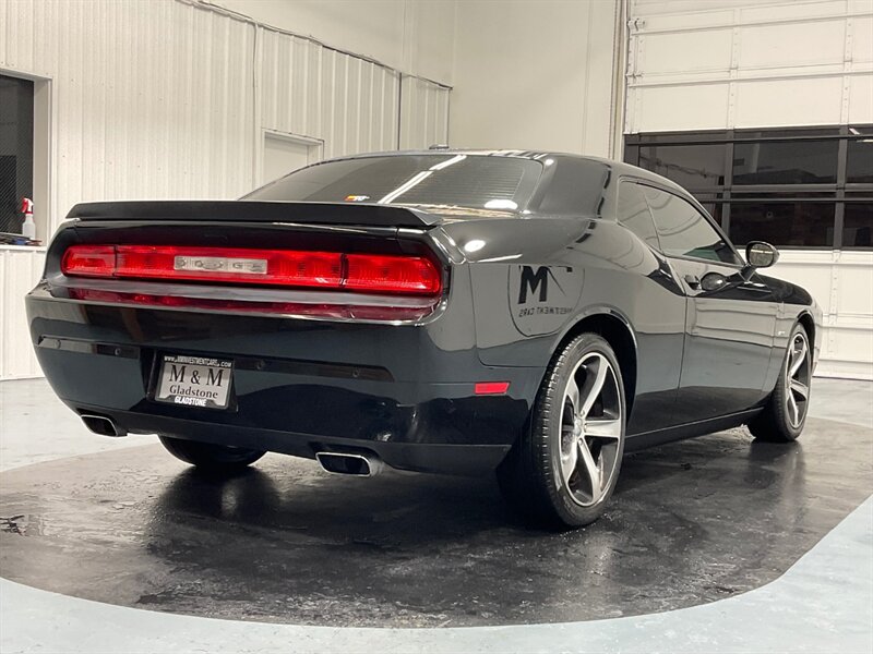 2014 Dodge Challenger R/T Shaker Package Coupe / 5.7L V8 HEMI / 6-SPEED  / ONLY 62,000 MILES - Photo 7 - Gladstone, OR 97027