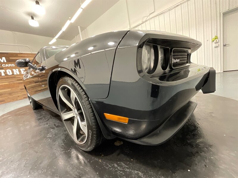 2014 Dodge Challenger R/T Shaker Package Coupe / 5.7L V8 HEMI / 6-SPEED  / ONLY 62,000 MILES - Photo 49 - Gladstone, OR 97027