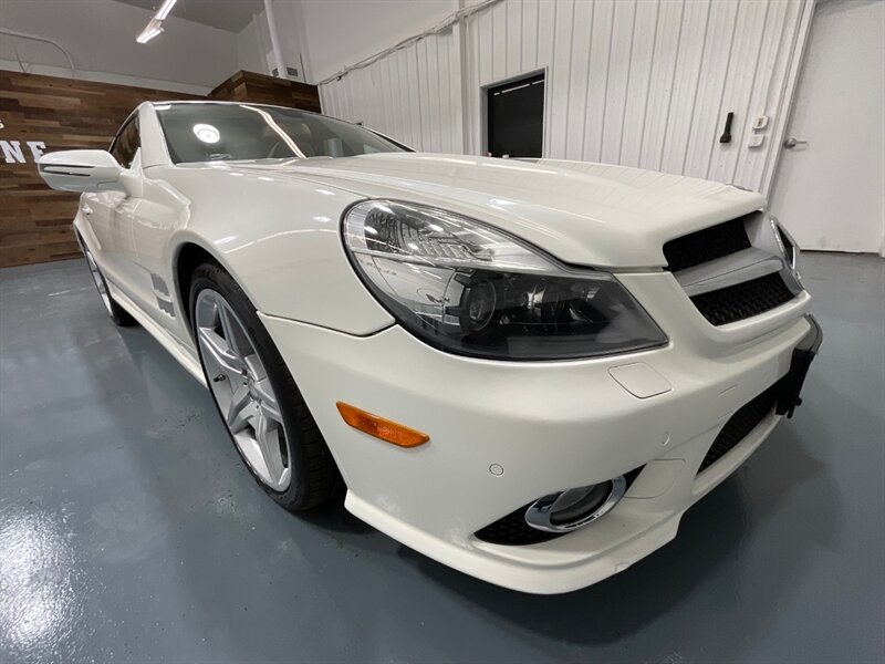 2012 Mercedes-Benz SL 550 Roadster Convertible / 5.5L V8 / 72K MILES  / Leather w. Heated & Cooled Seats - Photo 54 - Gladstone, OR 97027