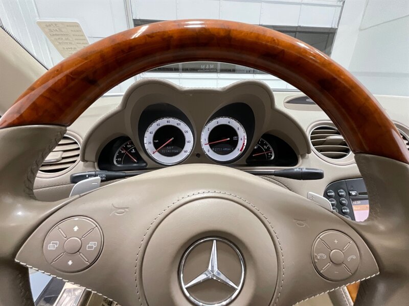 2012 Mercedes-Benz SL 550 Roadster Convertible / 5.5L V8 / 72K MILES  / Leather w. Heated & Cooled Seats - Photo 47 - Gladstone, OR 97027