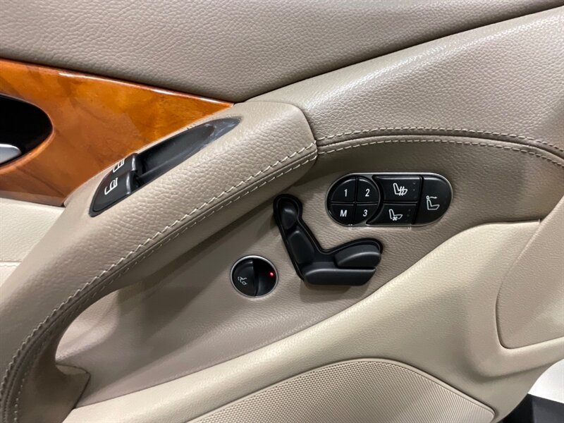 2012 Mercedes-Benz SL 550 Roadster Convertible / 5.5L V8 / 72K MILES  / Leather w. Heated & Cooled Seats - Photo 20 - Gladstone, OR 97027