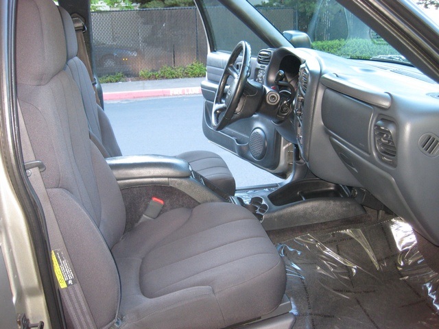 2003 GMC Sonoma SLS 4WD Crew Cab V6 Loaded / Super Clean