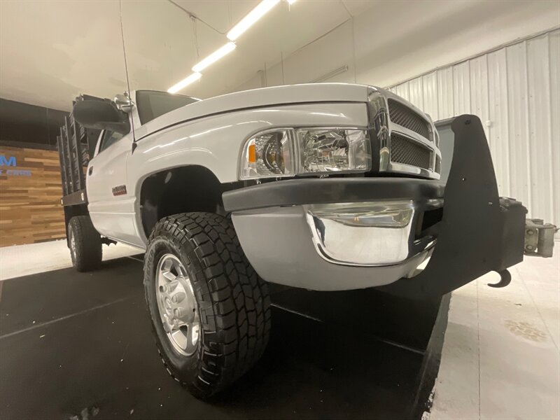 2001 Dodge Ram 2500 2-Door 4X4 / 5.9L DIESEL / 6-SPEED / TILT UP BED  / 1-OWNER LOCAL OREGON TRUCK / RUST FREE / FLAT BED TILT UP / STANDARD CAB / 158,000 MILES - Photo 23 - Gladstone, OR 97027