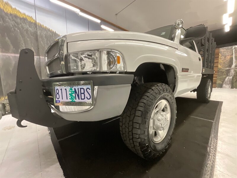 2001 Dodge Ram 2500 2-Door 4X4 / 5.9L DIESEL / 6-SPEED / TILT UP BED  / 1-OWNER LOCAL OREGON TRUCK / RUST FREE / FLAT BED TILT UP / STANDARD CAB / 158,000 MILES - Photo 27 - Gladstone, OR 97027