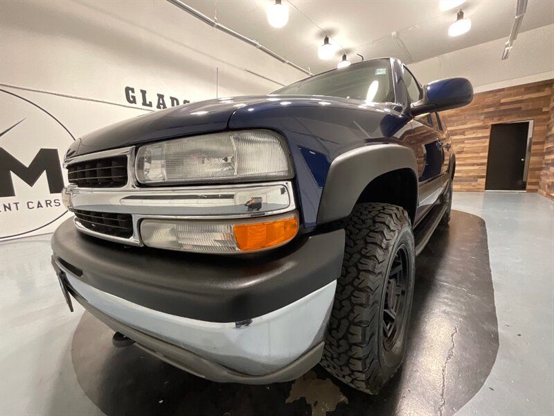 2002 Chevrolet Suburban 2500 LT 4X4 / 8.1L V8 / Leather / LOCAL / Sunroof  / ZERO RUST / 3RD ROW SEAT - Photo 51 - Gladstone, OR 97027