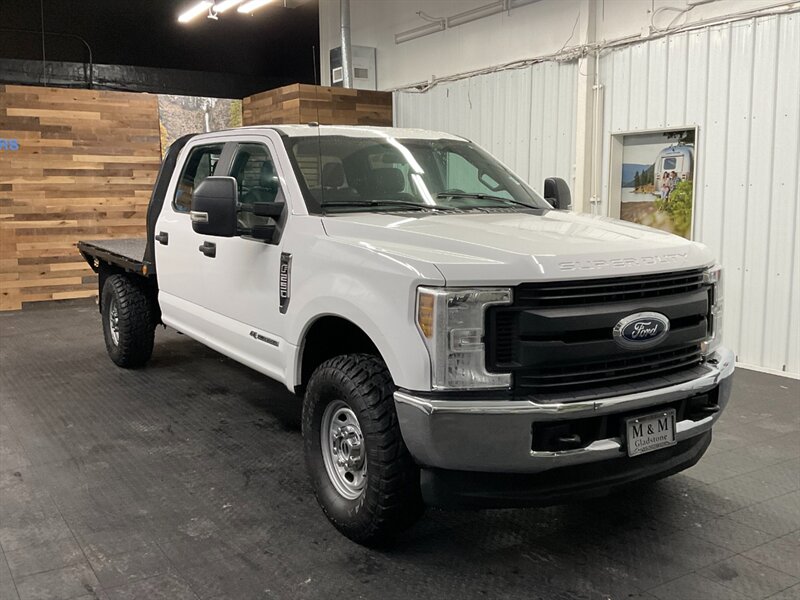 2018 Ford F-250 XL Crew Cab 4X4 / 6.7L DIESEL / 1-OWNER / FLAT BED  BRAND NEW 35 " MUD TIRES - Photo 2 - Gladstone, OR 97027