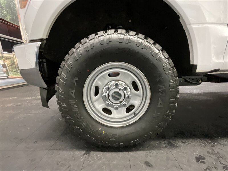 2018 Ford F-250 XL Crew Cab 4X4 / 6.7L DIESEL / 1-OWNER / FLAT BED  BRAND NEW 35 " MUD TIRES - Photo 23 - Gladstone, OR 97027