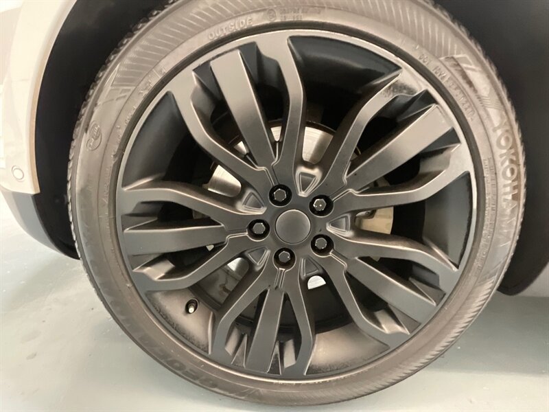 2016 Land Rover Range Rover Sport HSE Sport Utility AWD / V6 Supercharged 3.0L / Panoramic Sunroof / Blind Spot Alert / Heated Leather Seats / Upgraded Black Wheels - Photo 23 - Gladstone, OR 97027