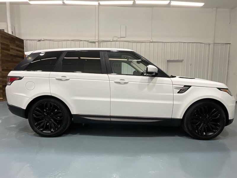 2016 Land Rover Range Rover Sport HSE Sport Utility AWD / V6 Supercharged 3.0L / Panoramic Sunroof / Blind Spot Alert / Heated Leather Seats / Upgraded Black Wheels - Photo 4 - Gladstone, OR 97027