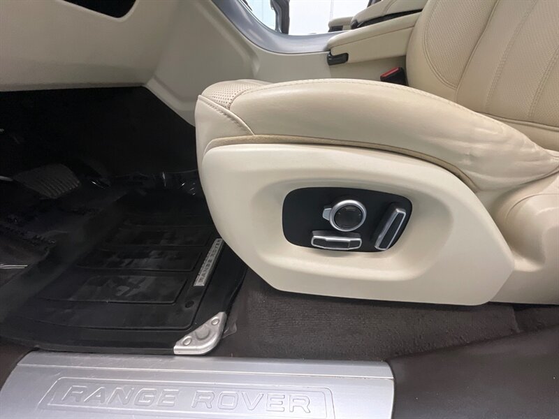 2016 Land Rover Range Rover Sport HSE Sport Utility AWD / V6 Supercharged 3.0L / Panoramic Sunroof / Blind Spot Alert / Heated Leather Seats / Upgraded Black Wheels - Photo 37 - Gladstone, OR 97027