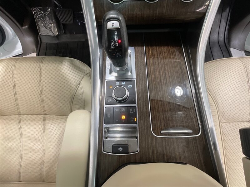 2016 Land Rover Range Rover Sport HSE Sport Utility AWD / V6 Supercharged 3.0L / Panoramic Sunroof / Blind Spot Alert / Heated Leather Seats / Upgraded Black Wheels - Photo 15 - Gladstone, OR 97027