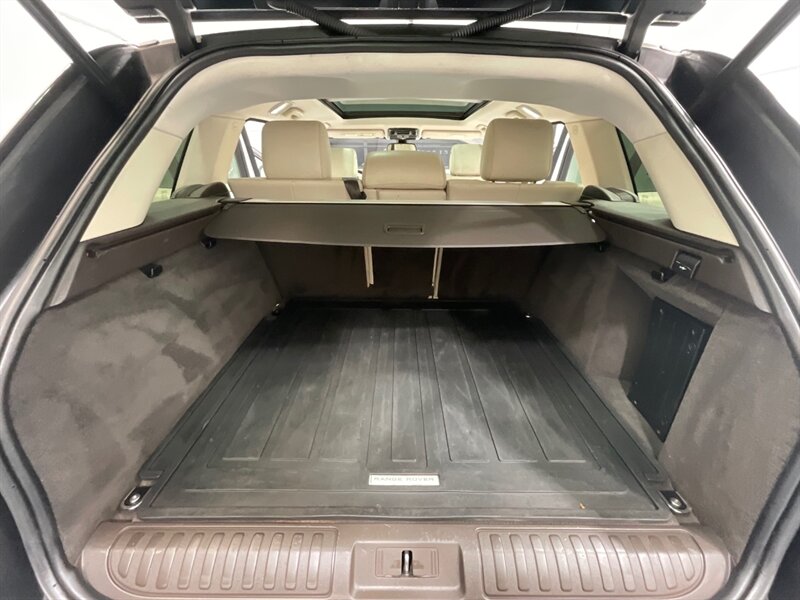 2016 Land Rover Range Rover Sport HSE Sport Utility AWD / V6 Supercharged 3.0L / Panoramic Sunroof / Blind Spot Alert / Heated Leather Seats / Upgraded Black Wheels - Photo 46 - Gladstone, OR 97027
