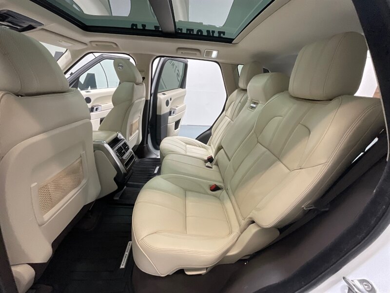 2016 Land Rover Range Rover Sport HSE Sport Utility AWD / V6 Supercharged 3.0L / Panoramic Sunroof / Blind Spot Alert / Heated Leather Seats / Upgraded Black Wheels - Photo 10 - Gladstone, OR 97027