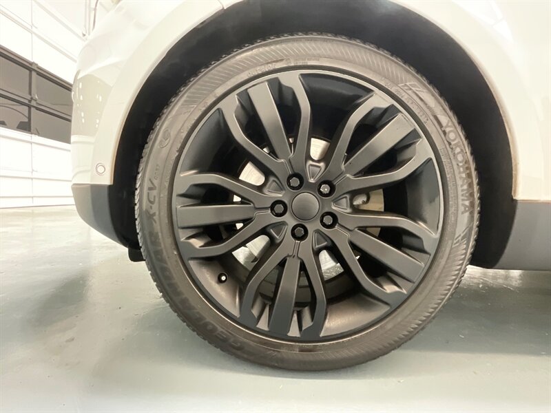 2016 Land Rover Range Rover Sport HSE Sport Utility AWD / V6 Supercharged 3.0L / Panoramic Sunroof / Blind Spot Alert / Heated Leather Seats / Upgraded Black Wheels - Photo 22 - Gladstone, OR 97027
