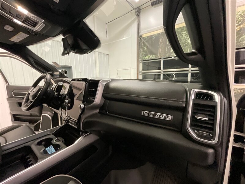 2021 RAM 3500 Laramie Crew Cab 4X4 / 6.7L DIESEL / 3,000 MILES  / LOCAL OREGON TRUCK / Sunroof / Long Bed /LOADED - Photo 17 - Gladstone, OR 97027