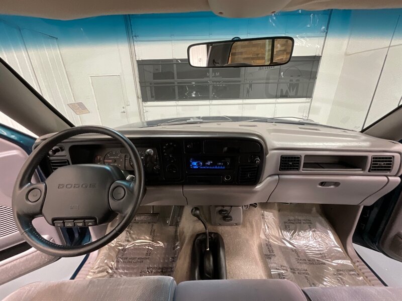 1994 Dodge Ram 2500 Laramie SLT Regular Cab 4X4 /5.2L V8/ 51,000 MILES  / ZERO RUST / LONG BED / BRAND NEW TIRES - Photo 15 - Gladstone, OR 97027