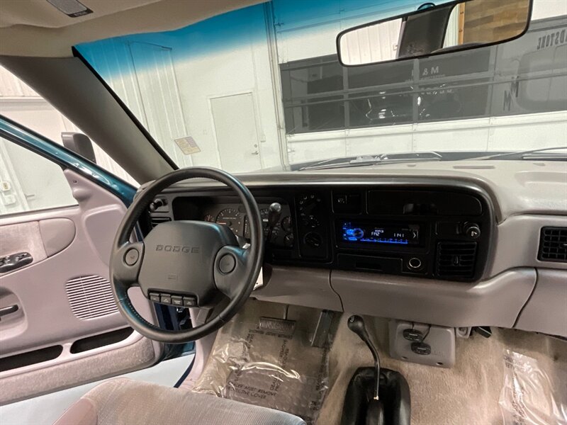 1994 Dodge Ram 2500 Laramie SLT Regular Cab 4X4 /5.2L V8/ 51,000 MILES  / ZERO RUST / LONG BED / BRAND NEW TIRES - Photo 35 - Gladstone, OR 97027