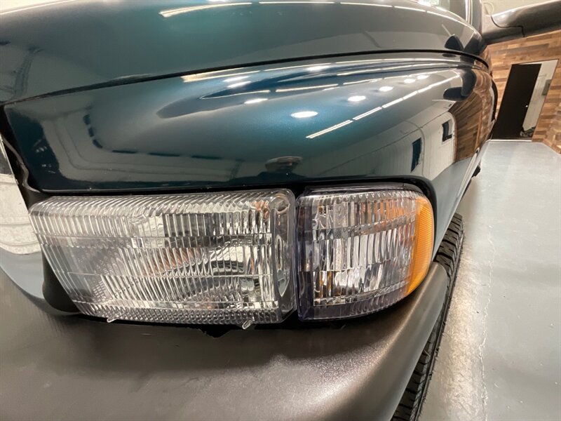 1994 Dodge Ram 2500 Laramie SLT Regular Cab 4X4 /5.2L V8/ 51,000 MILES  / ZERO RUST / LONG BED / BRAND NEW TIRES - Photo 26 - Gladstone, OR 97027