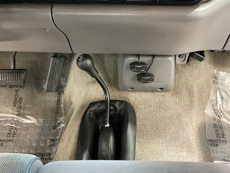 1994 Dodge Ram 2500 Laramie SLT Regular Cab 4X4 /5.2L V8/ 51,000 MILES  / ZERO RUST / LONG BED / BRAND NEW TIRES - Photo 17 - Gladstone, OR 97027