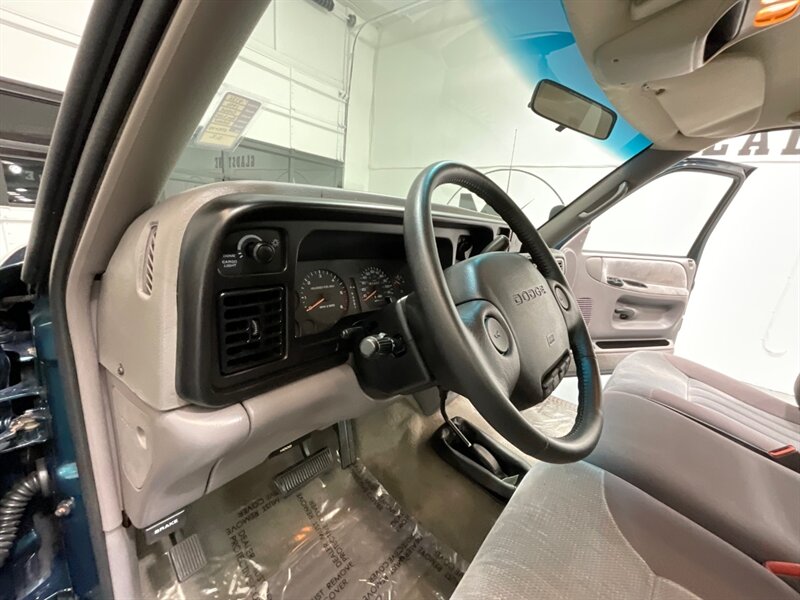 1994 Dodge Ram 2500 Laramie SLT Regular Cab 4X4 /5.2L V8/ 51,000 MILES  / ZERO RUST / LONG BED / BRAND NEW TIRES - Photo 36 - Gladstone, OR 97027
