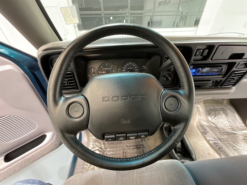 1994 Dodge Ram 2500 Laramie SLT Regular Cab 4X4 /5.2L V8/ 51,000 MILES  / ZERO RUST / LONG BED / BRAND NEW TIRES - Photo 14 - Gladstone, OR 97027