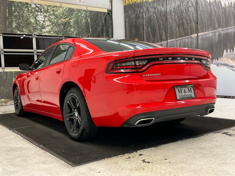 2017 Dodge Charger SE Sedan / V6 / 8-Speed Transmission /Remote Start  / LOCAL OREGON CAR / 48K Miles - Photo 7 - Gladstone, OR 97027