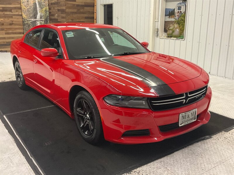 2017 Dodge Charger SE Sedan / V6 / 8-Speed Transmission /Remote Start  / LOCAL OREGON CAR / 48K Miles - Photo 2 - Gladstone, OR 97027