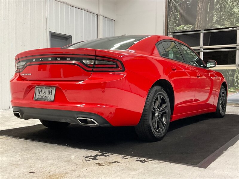 2017 Dodge Charger SE Sedan / V6 / 8-Speed Transmission /Remote Start  / LOCAL OREGON CAR / 48K Miles - Photo 8 - Gladstone, OR 97027