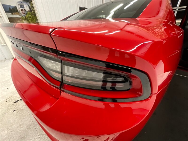 2017 Dodge Charger SE Sedan / V6 / 8-Speed Transmission /Remote Start  / LOCAL OREGON CAR / 48K Miles - Photo 28 - Gladstone, OR 97027