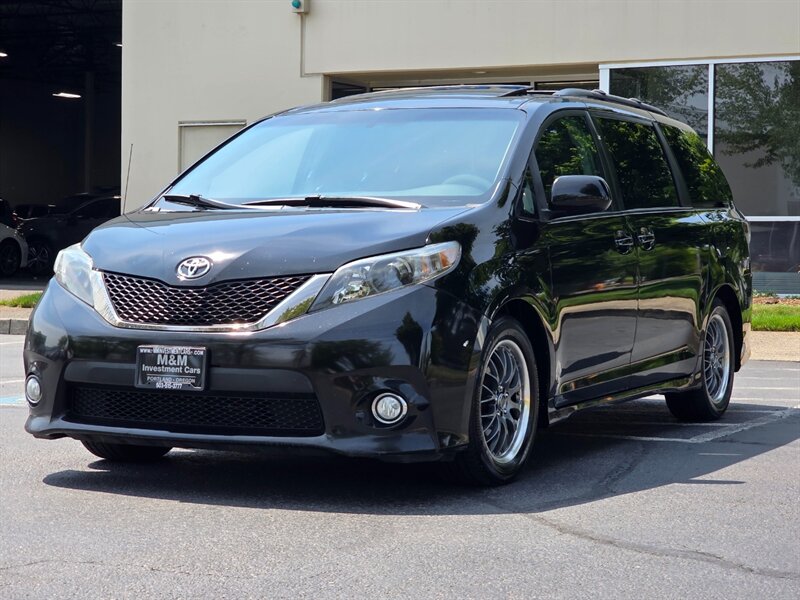 2011 Toyota Sienna SE 8-seater DVD Sun Roof CAMERA Premium Wheels Power Sliding Doors / Premium Wheels / Local - Photo 1 - Portland, OR 97217