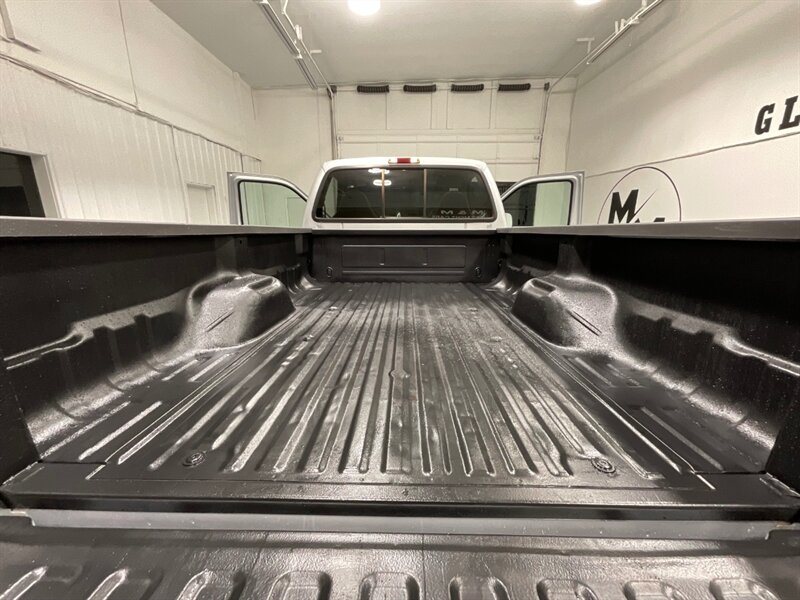 2001 Ford F-350 XLT Regular Cab 4X4 / 7.3L DIESEL / 72,000 MILES  / Long Bed / SRW / Brand New Tires / ZERO RUST - Photo 31 - Gladstone, OR 97027