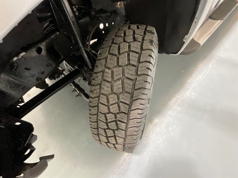 2001 Ford F-350 XLT Regular Cab 4X4 / 7.3L DIESEL / 72,000 MILES  / Long Bed / SRW / Brand New Tires / ZERO RUST - Photo 24 - Gladstone, OR 97027