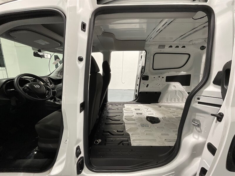 2019 RAM ProMaster City Tradesman CARGO VAN / 4-Door / 1-OWNER / 92K MILES  / Backup Camera - Photo 12 - Gladstone, OR 97027