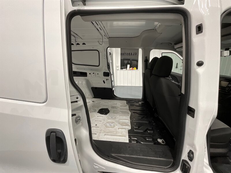 2019 RAM ProMaster City Tradesman CARGO VAN / 4-Door / 1-OWNER / 92K MILES  / Backup Camera - Photo 11 - Gladstone, OR 97027