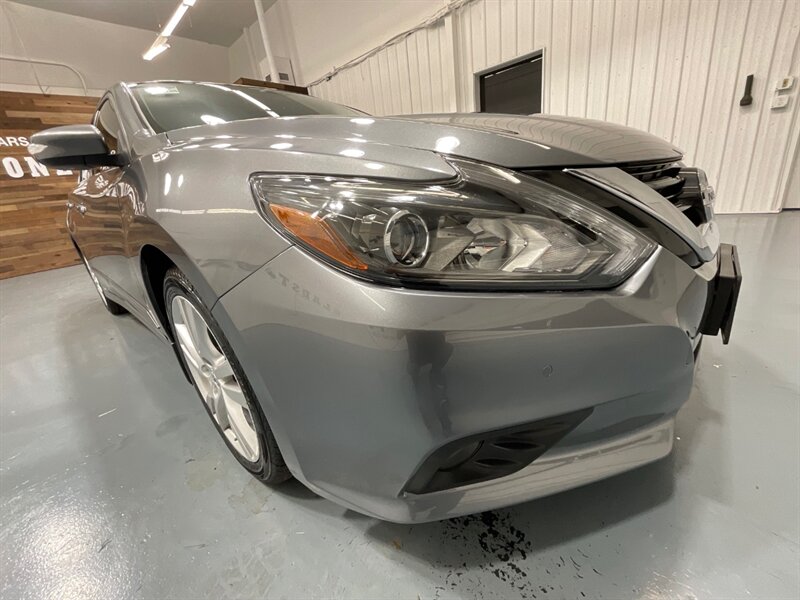 2017 Nissan Altima 3.5 SL / LOCAL  Excel Cond / 30,000 MILES   - Photo 34 - Gladstone, OR 97027