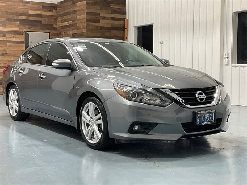 2017 Nissan Altima 3.5 SL / LOCAL  Excel Cond / 30,000 MILES   - Photo 2 - Gladstone, OR 97027