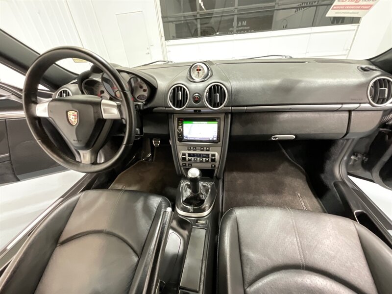 2007 Porsche Cayman S Coupe 2Dr / 6-SPEED / Sport Chrono/ 50K MILES  / Leather & Navigation - Photo 17 - Gladstone, OR 97027