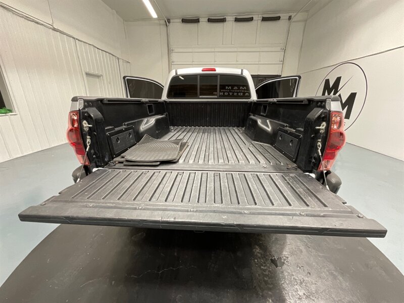 2007 Toyota Tacoma Regular Cab 4X4 / 2.7L 4Cyl / 5-SPEED MANUAL  / LOCAL TRUCK - Photo 12 - Gladstone, OR 97027