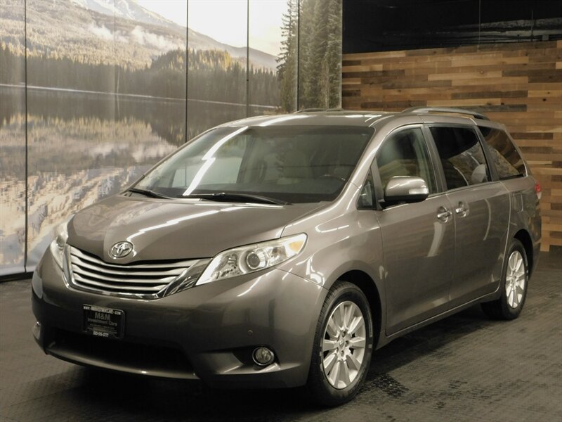 2013 Toyota Sienna Limited 7-Passenger   - Photo 18 - Gladstone, OR 97027